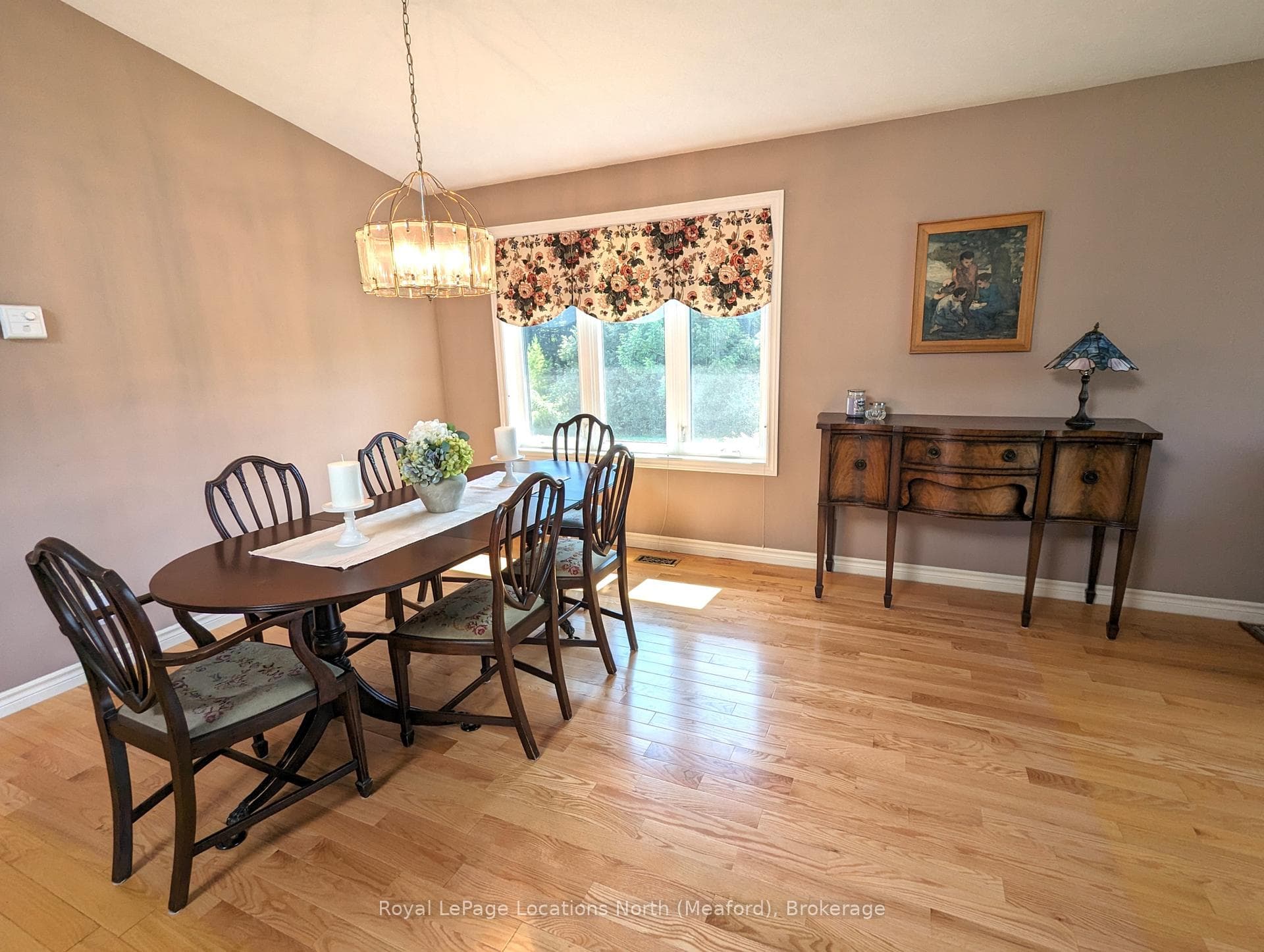 7 COUNTRY Crescent photo 14