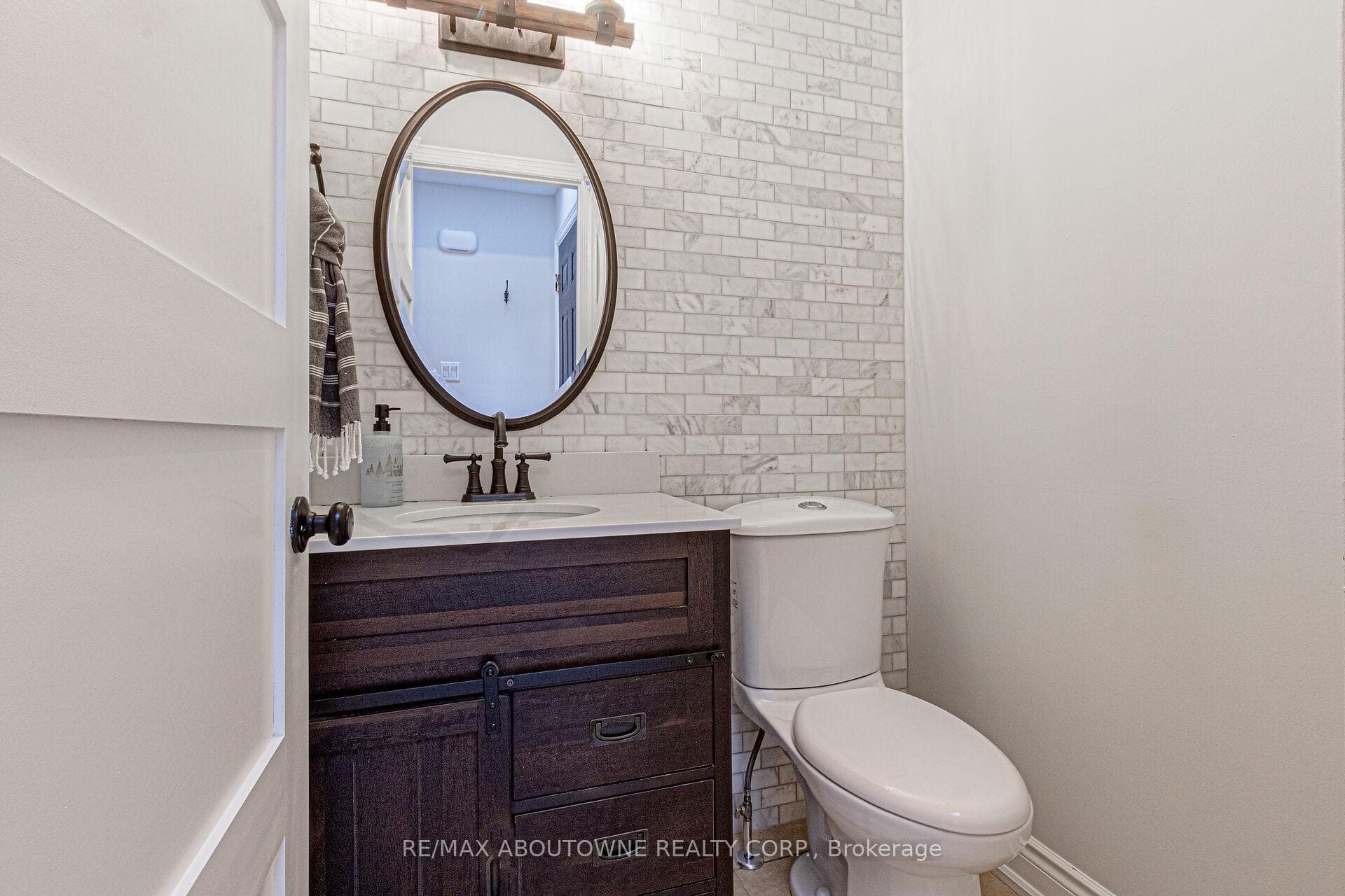 1280 Maple Crossing Boulevard Unit 1 photo 17