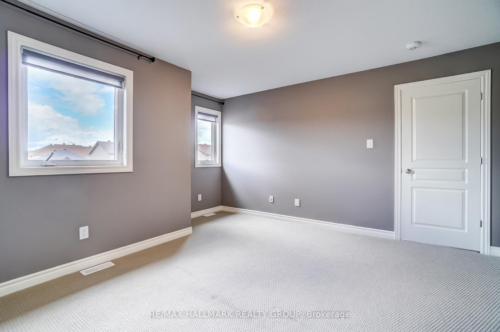 1110 Beckett Crescent photo 27