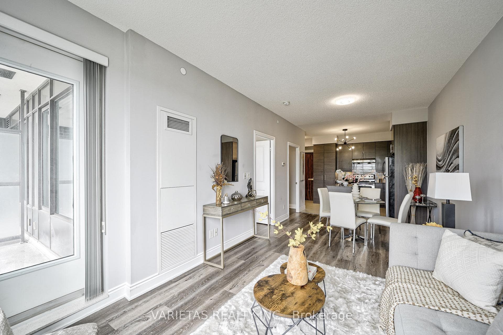 277 South Park Road Unit 910 photo 22