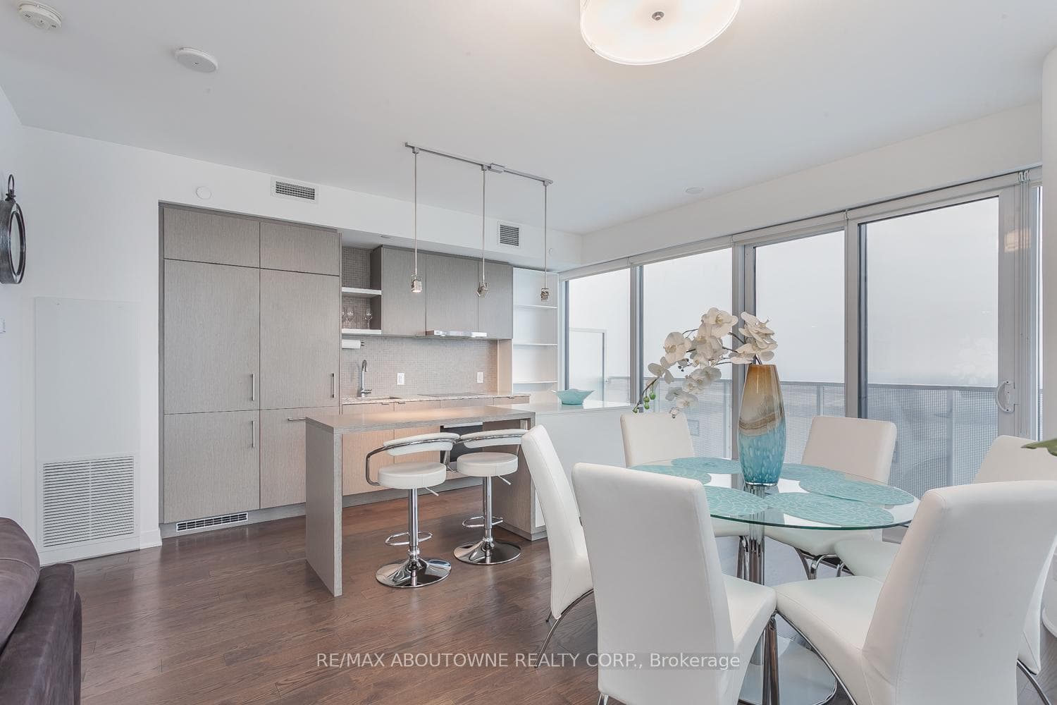 88 Harbour Street Unit 6410 photo 10
