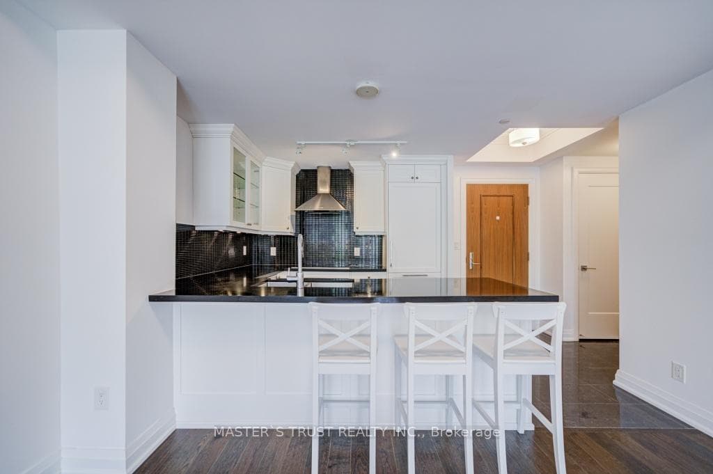 15 Stollery Pond Crescent Unit 307 photo 12