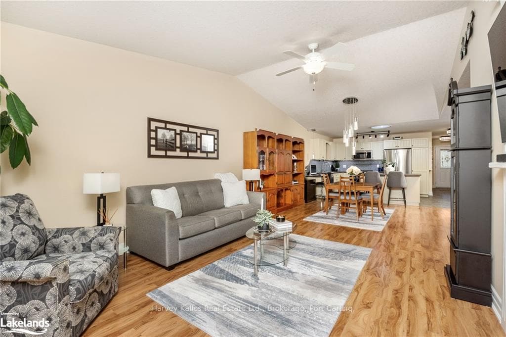 15 CHESTNUT Lane photo 17