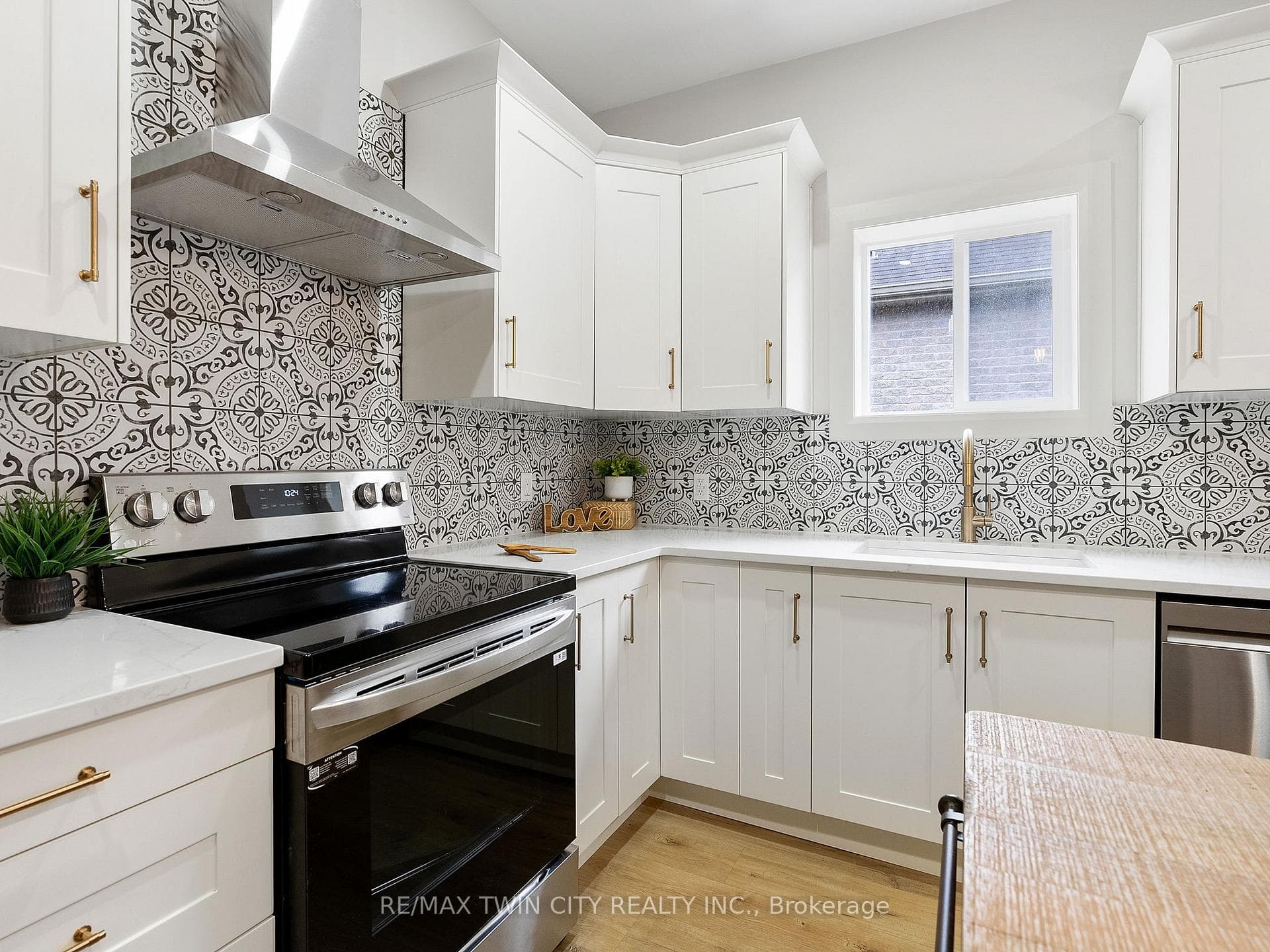 92 WALNUT Street photo 14