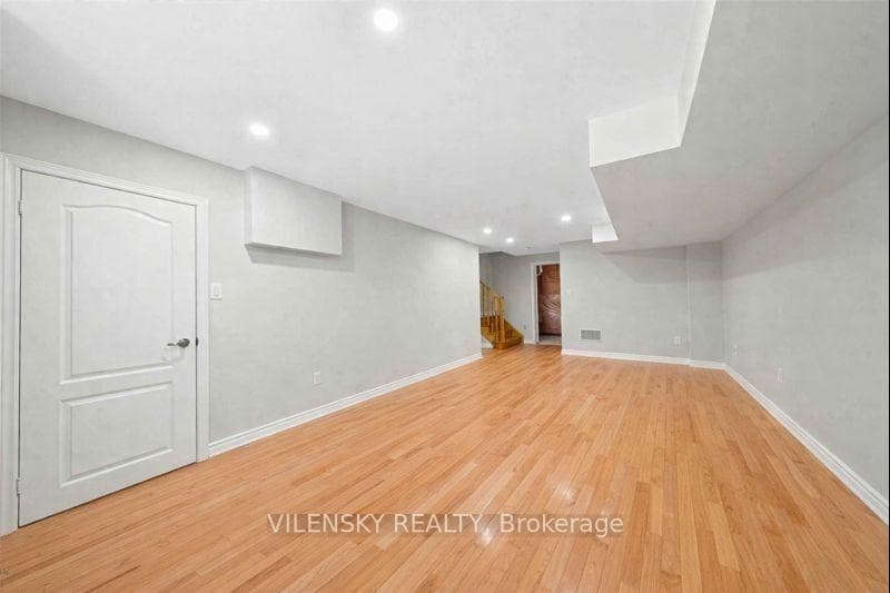 8777 Dufferin Street Unit 17 photo 26