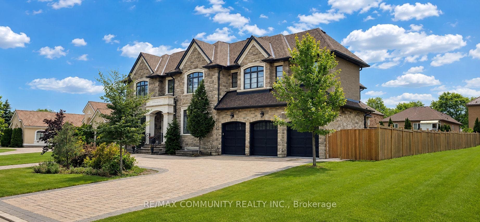 65 Chatelaine Drive photo 1