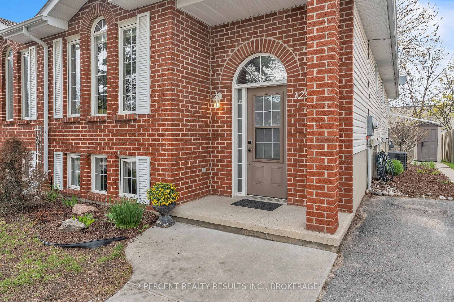 1294 Brackenwood Crescent photo 3
