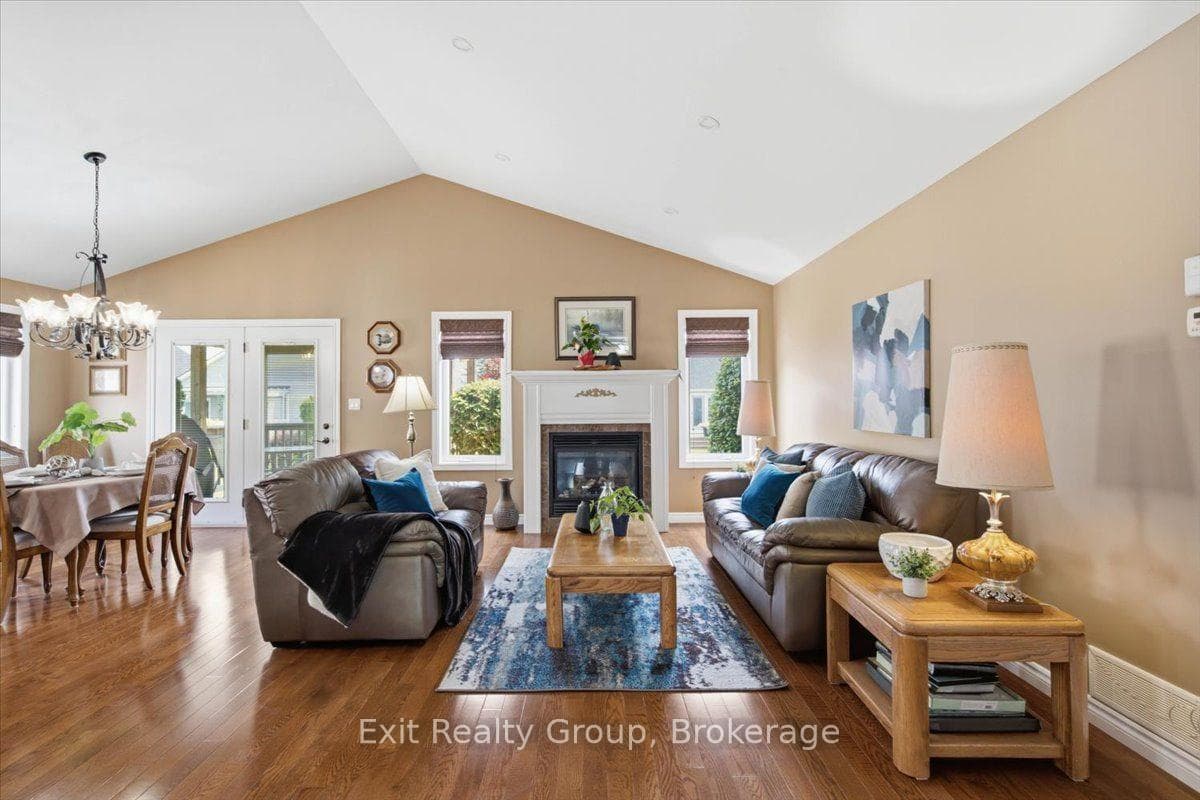 267 Raglan Street photo 9