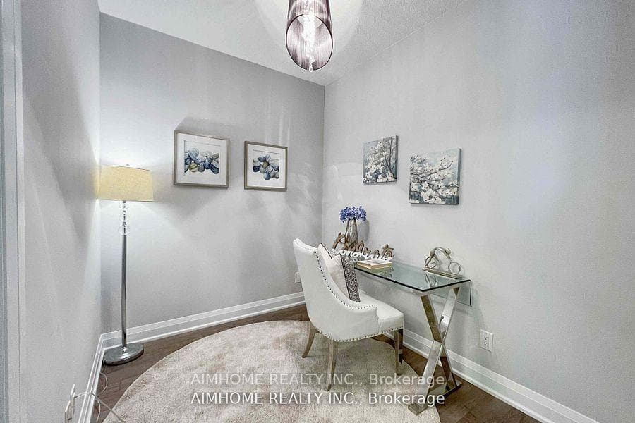 28 Uptown Drive Unit 523 photo 10