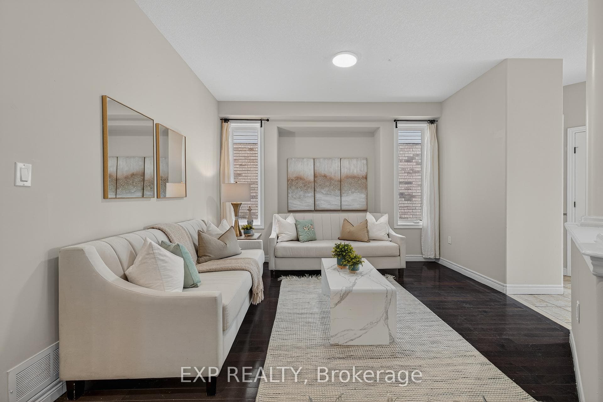 100 Garinger Crescent photo 4