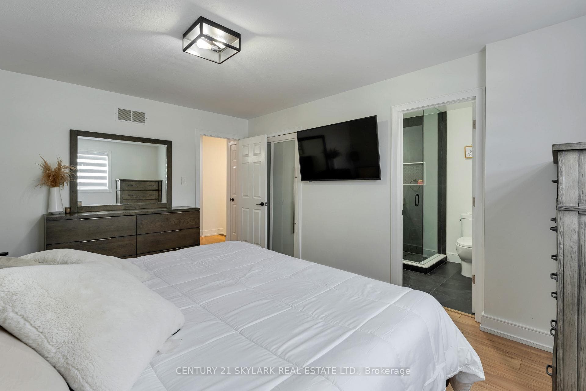 1385 Upper Wentworth Street Unit 15 photo 28
