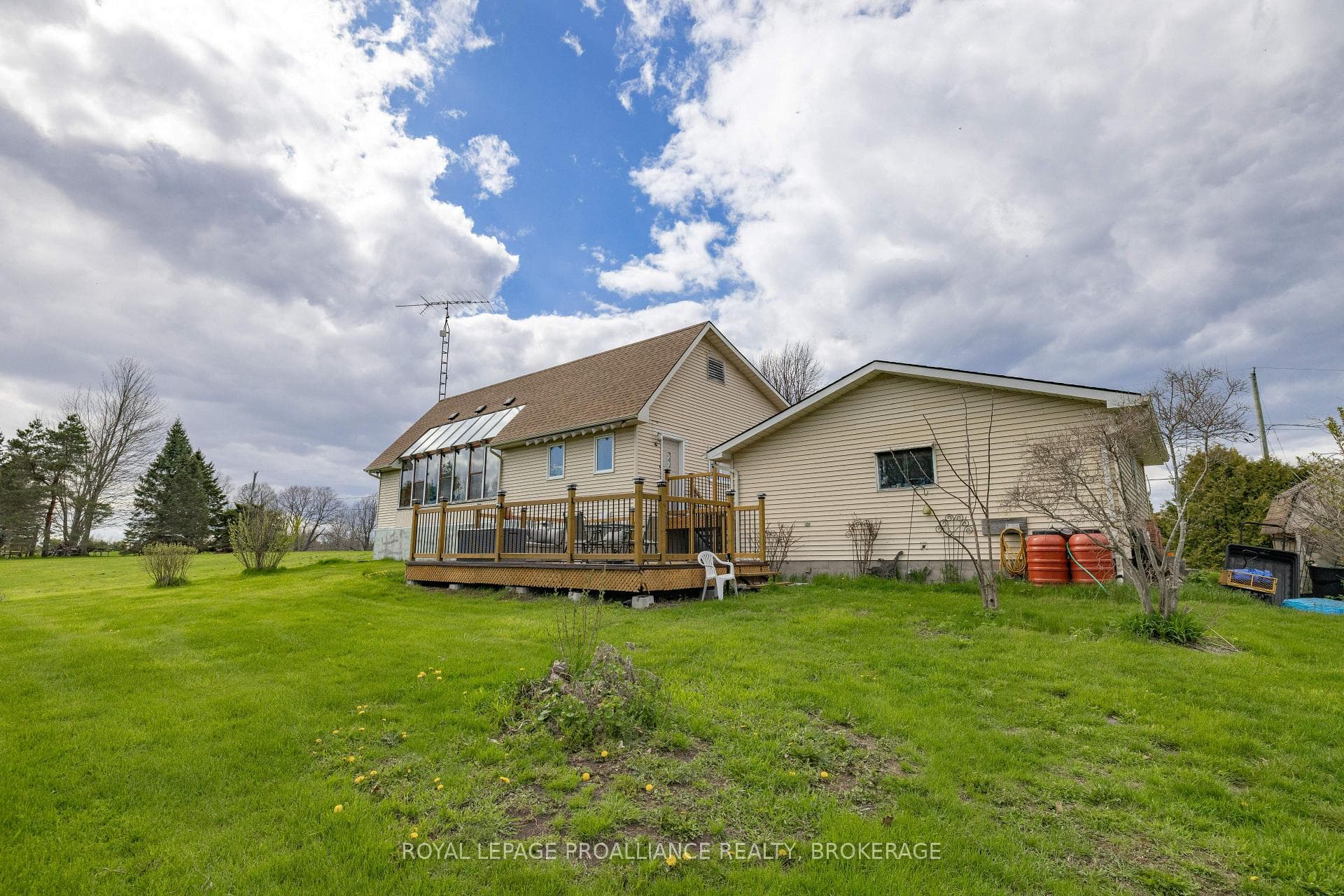 706 Spithead Road photo 36