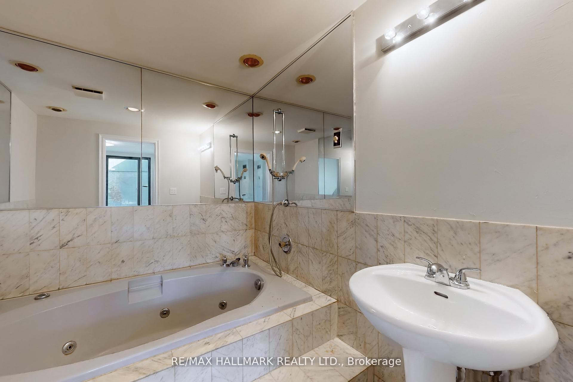 16 Elgin Street Unit 316 photo 20