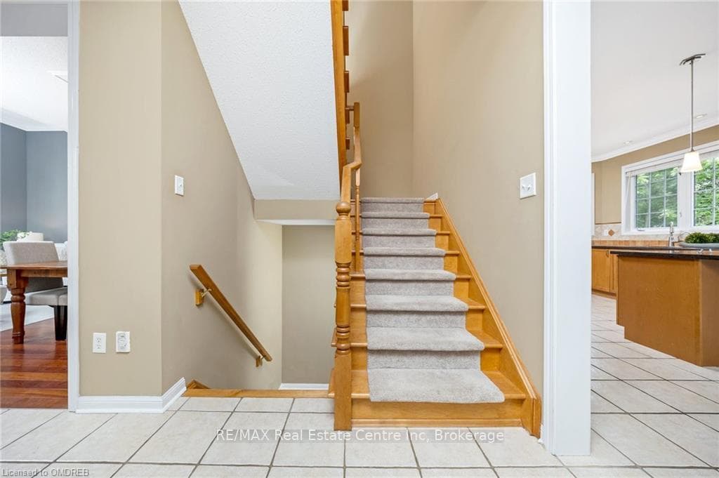 124 ARBORGLEN Drive photo 21
