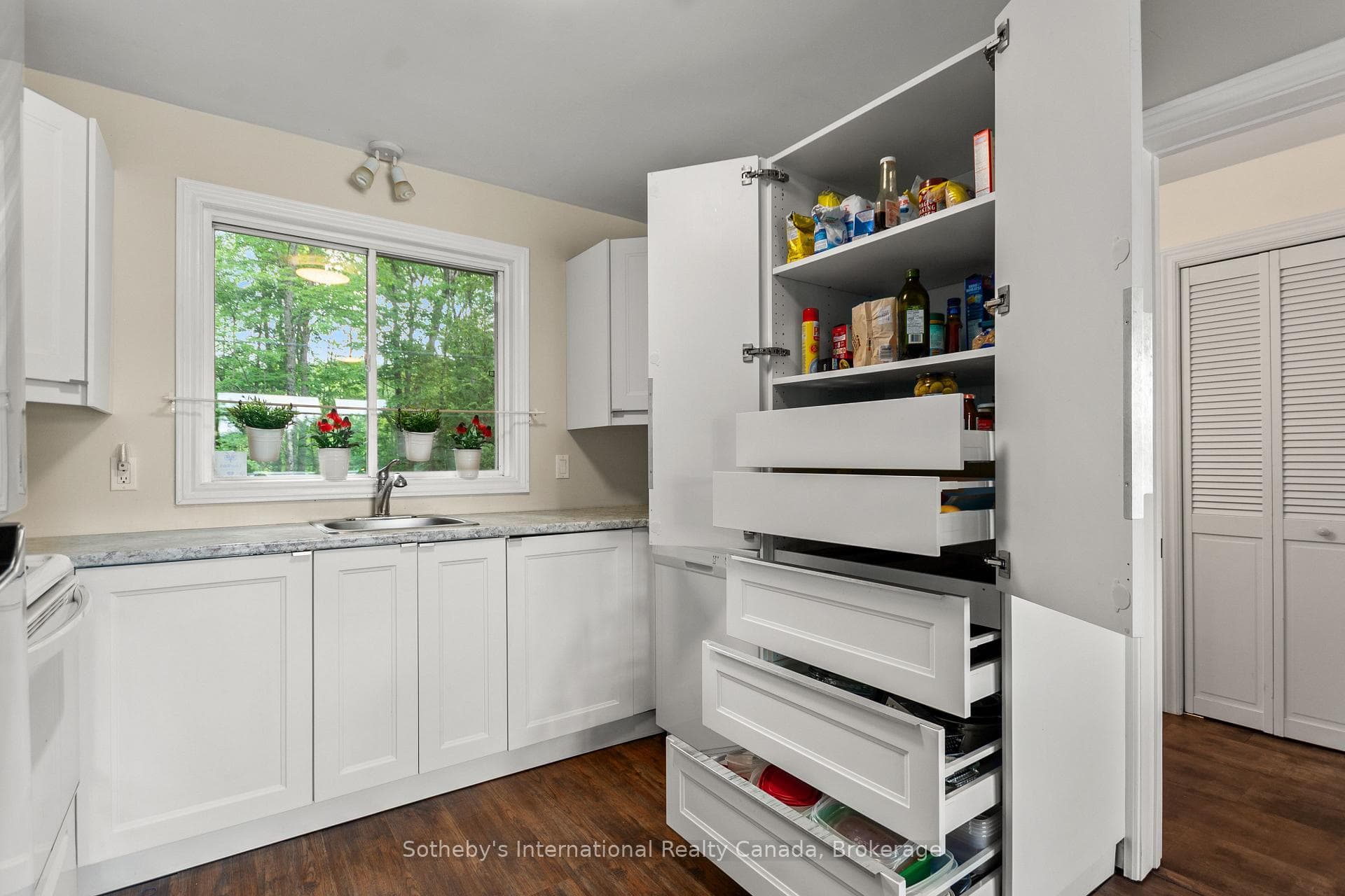 834 Eastshore Road photo 8