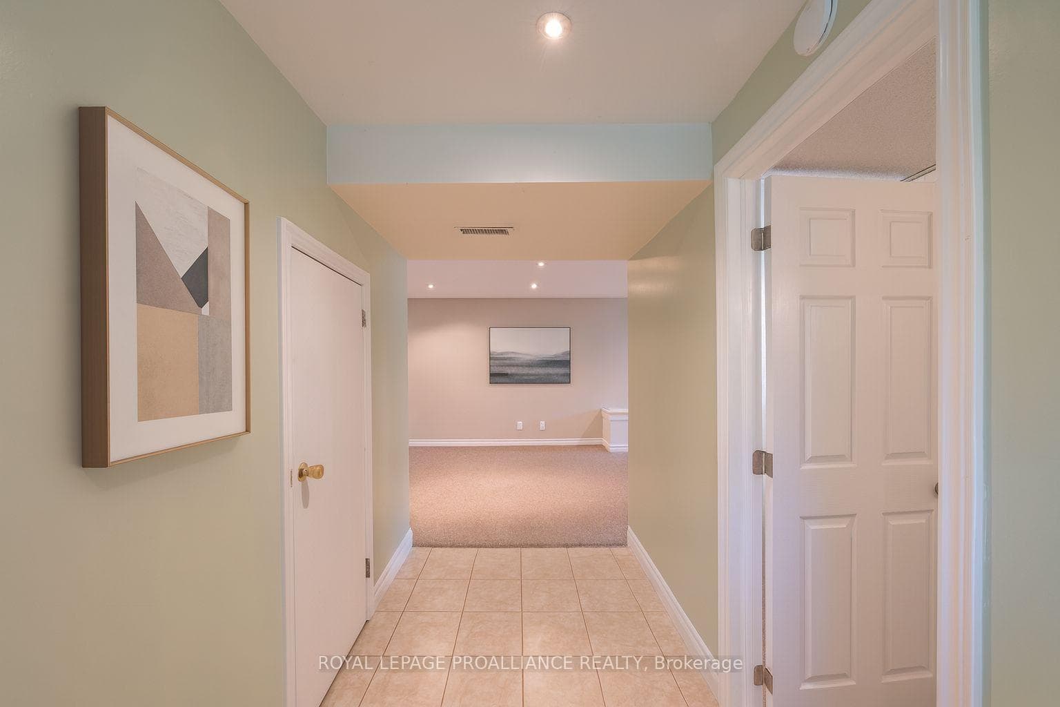 427 Victoria Street photo 13