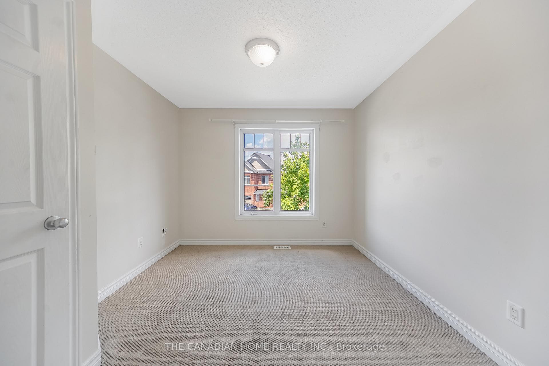 223 Garrity Crescent photo 26