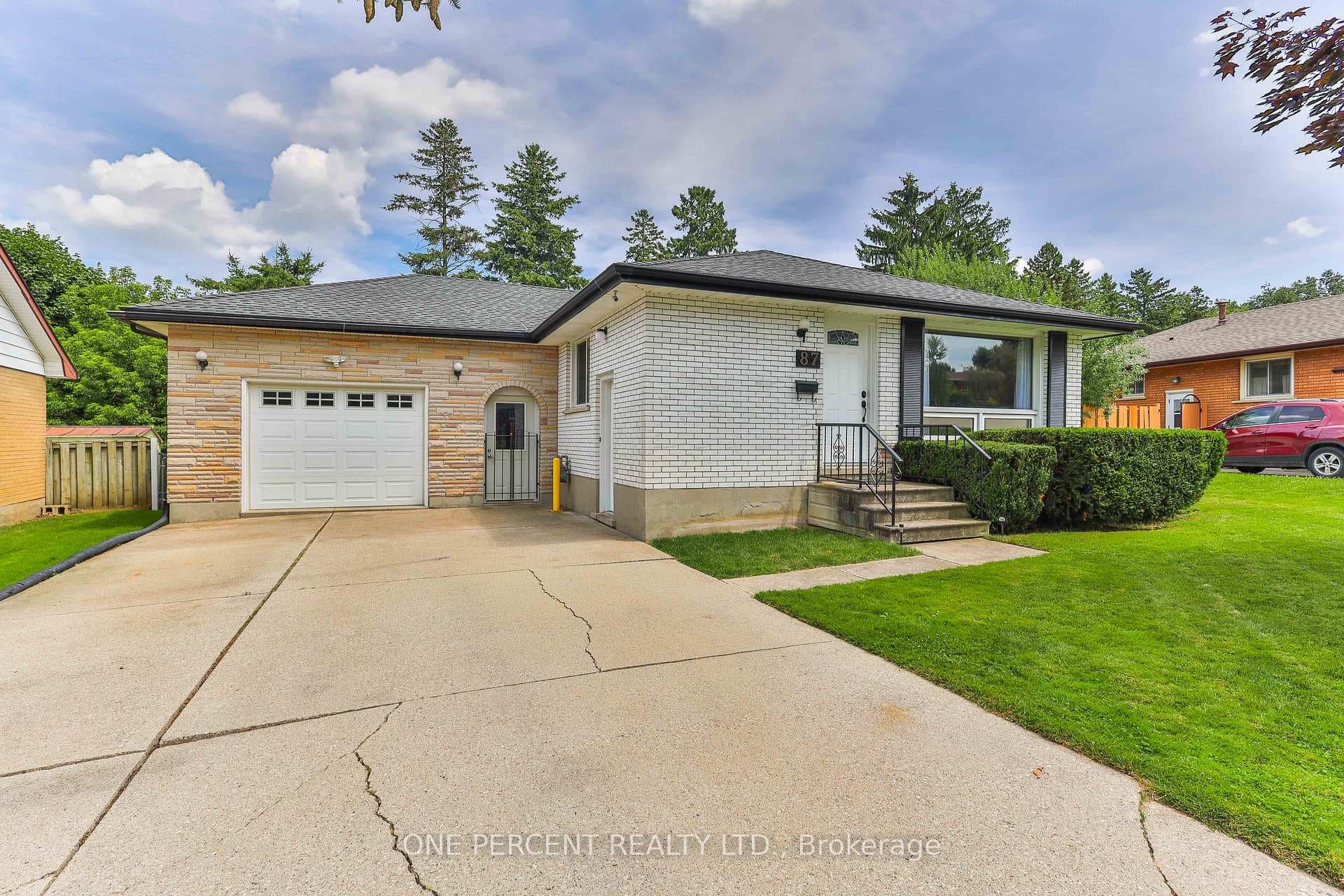 87 Elmwood Crescent photo 3