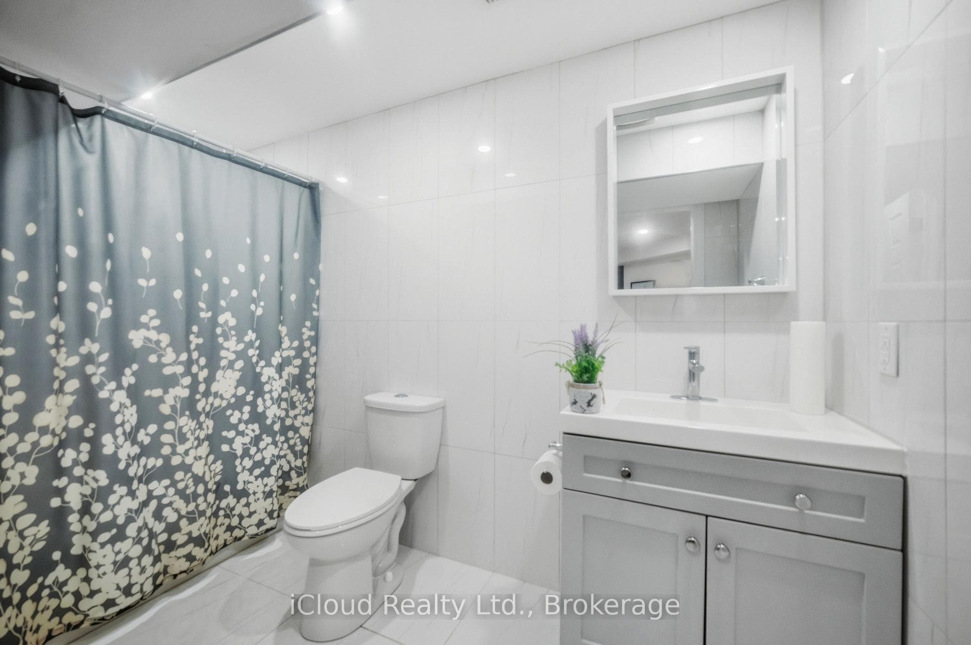 5 Leith Drive photo 35