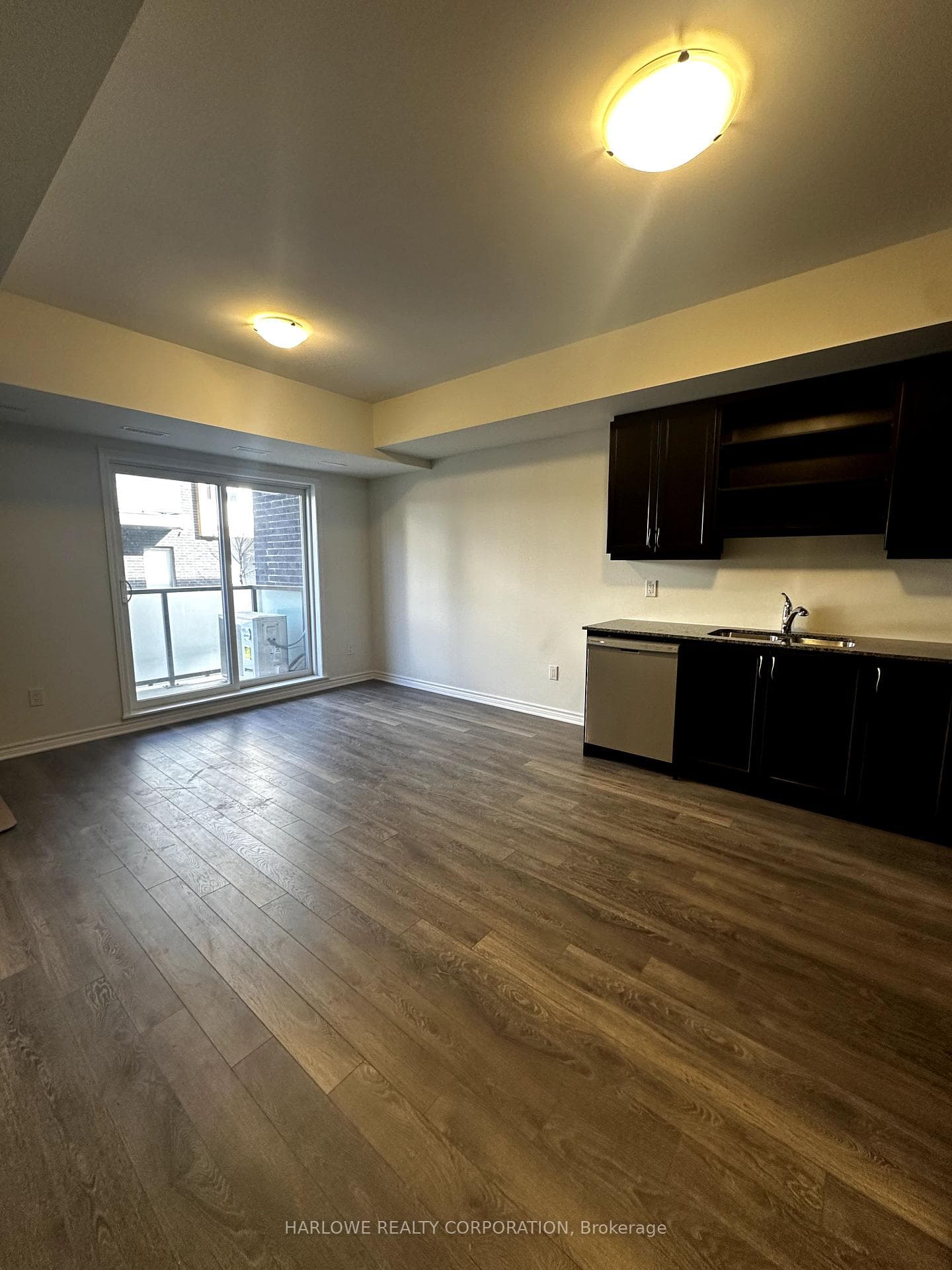 2789 Eglinton Avenue Unit 411 photo 4