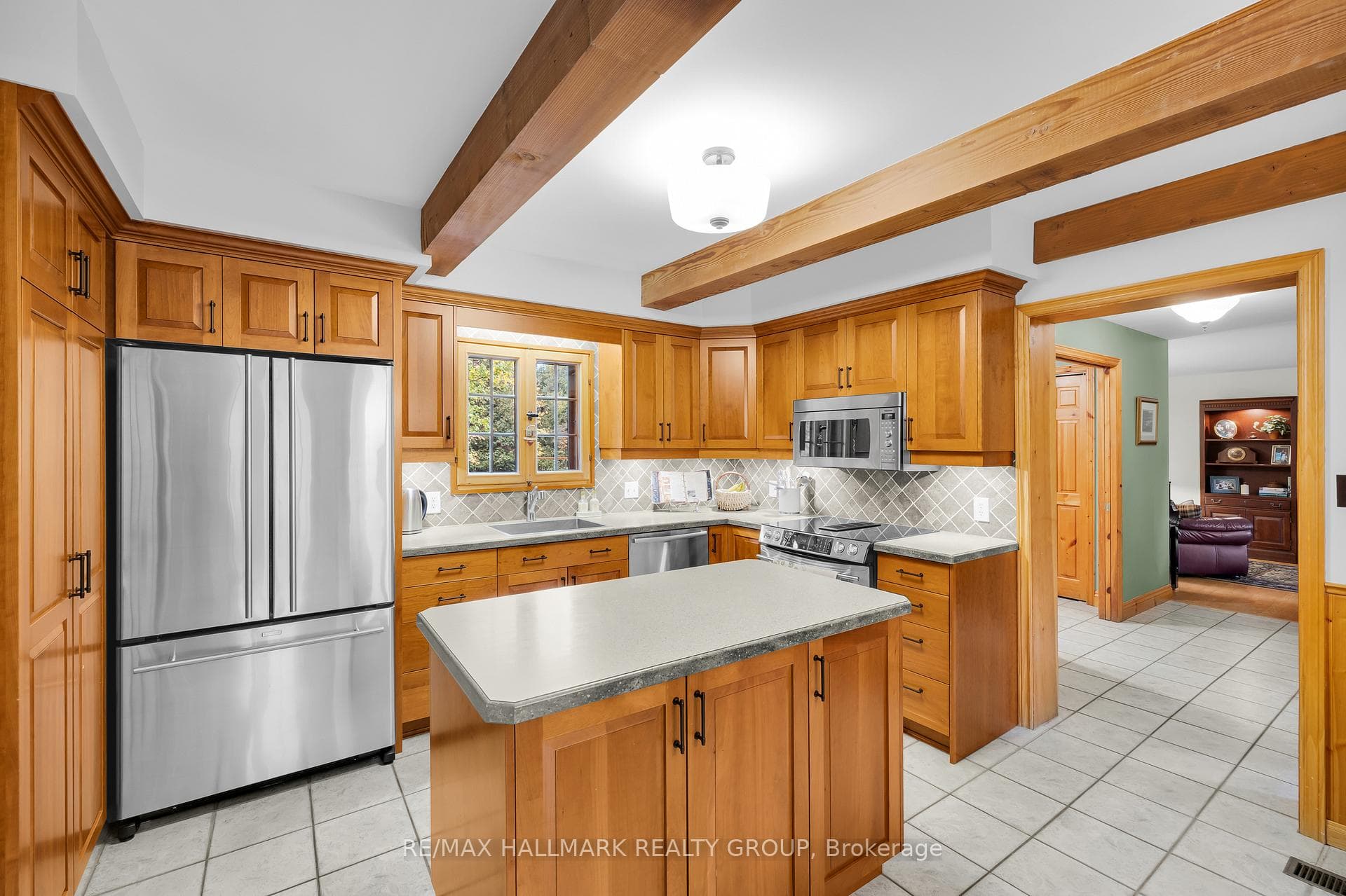 109 Crofters Grove photo 8