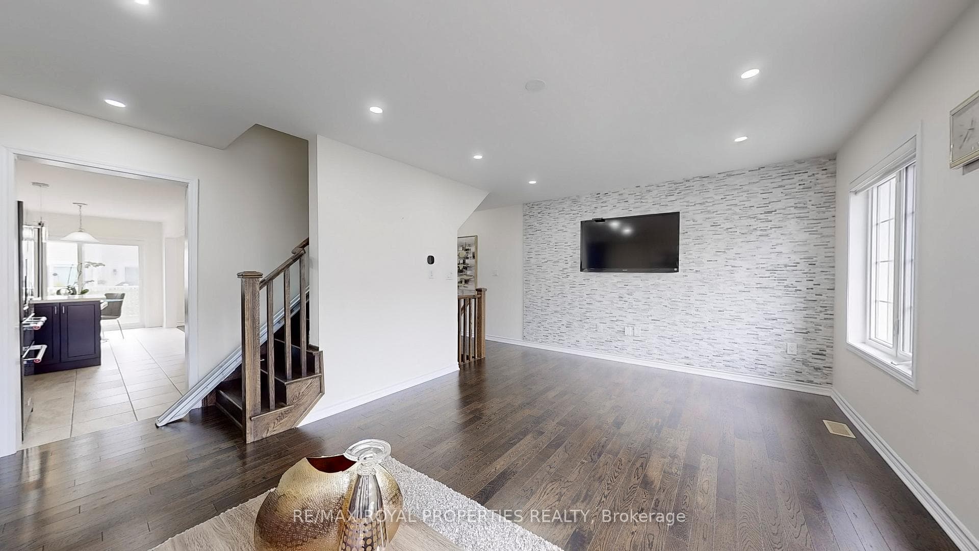 2773 Sapphire Drive photo 9