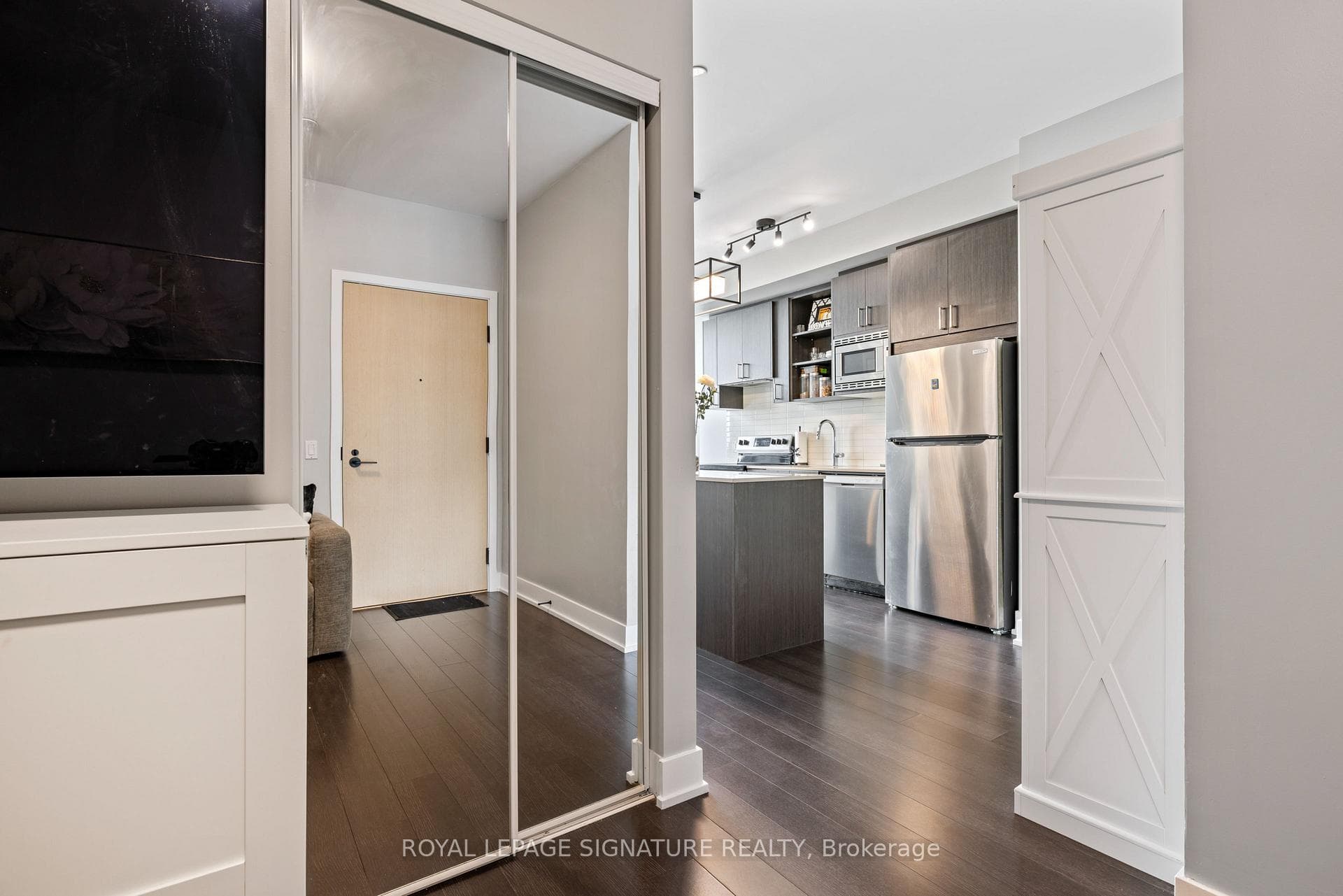 60 George Butchart Drive Unit 713 photo 7