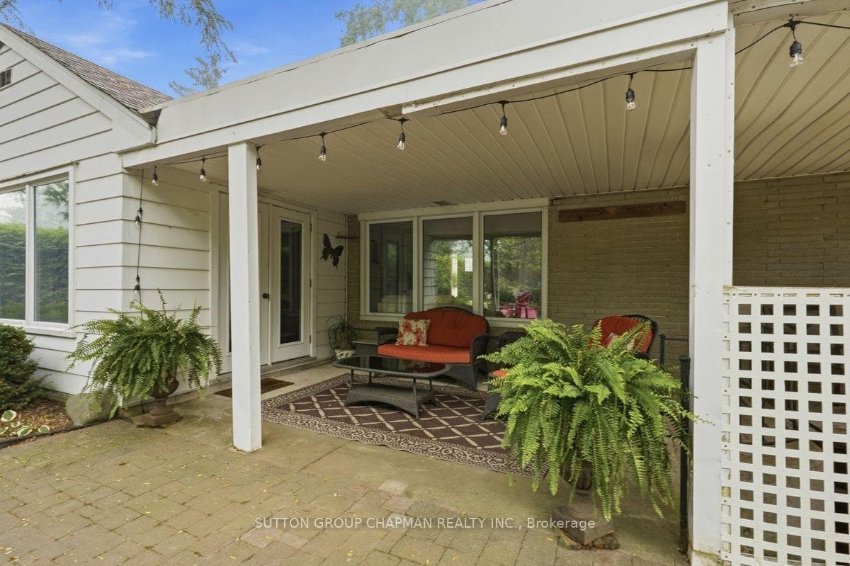 763 Oban Crescent photo 36