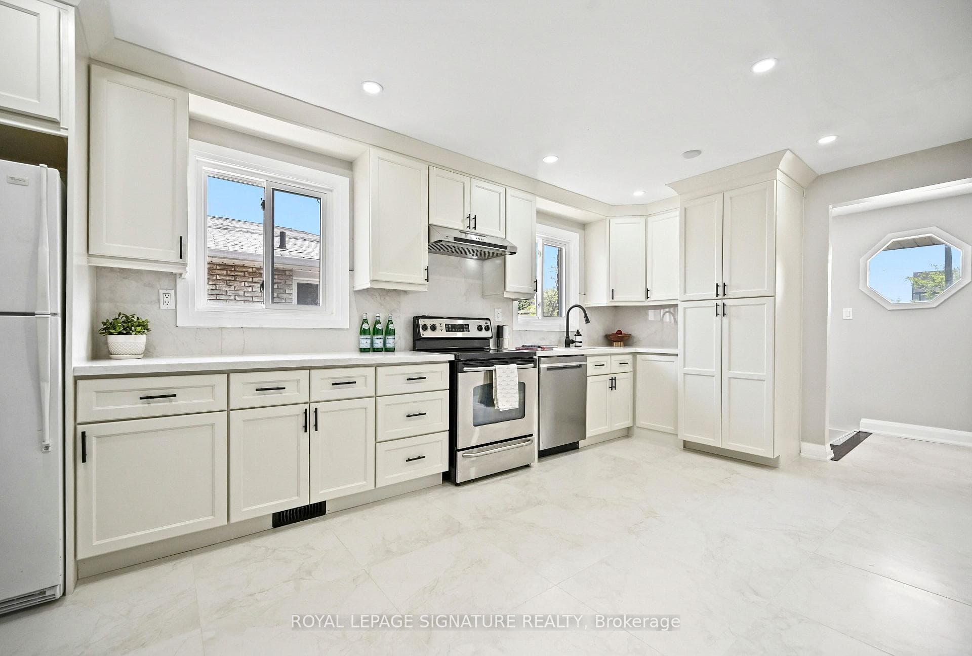 23 Abell Drive photo 1