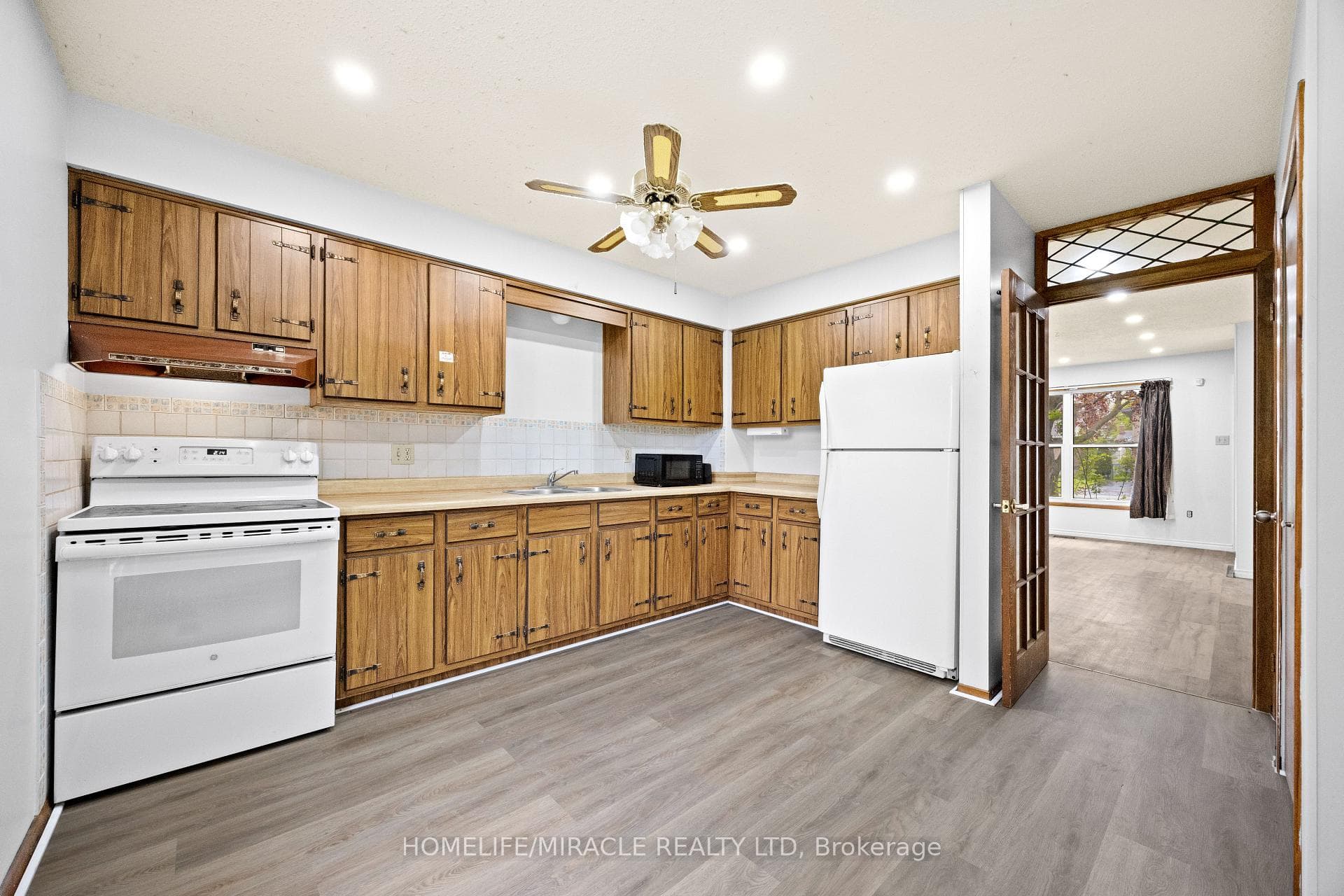1250 Jalna Boulevard Unit 8 photo 15