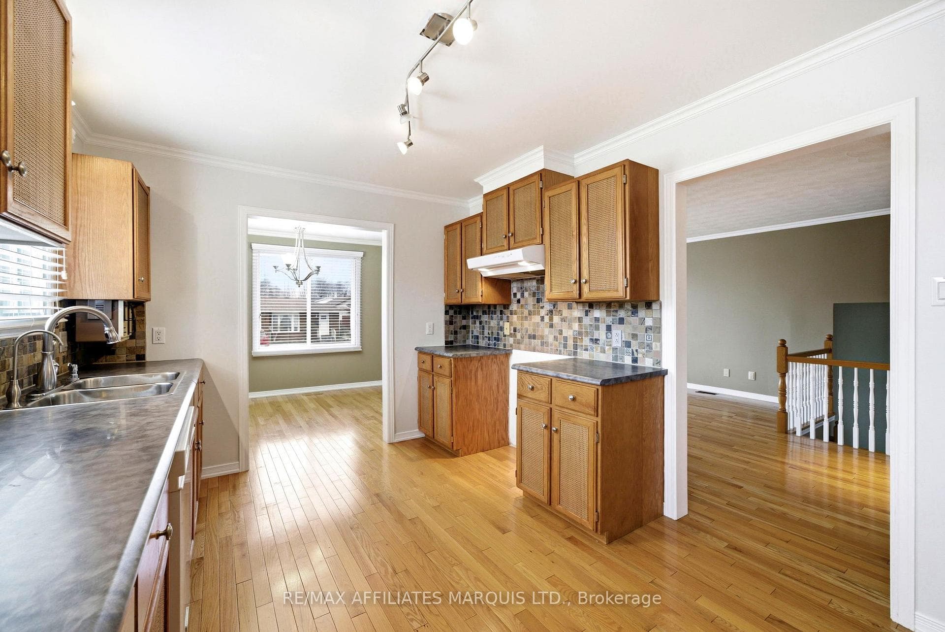681 Champlain Drive photo 15