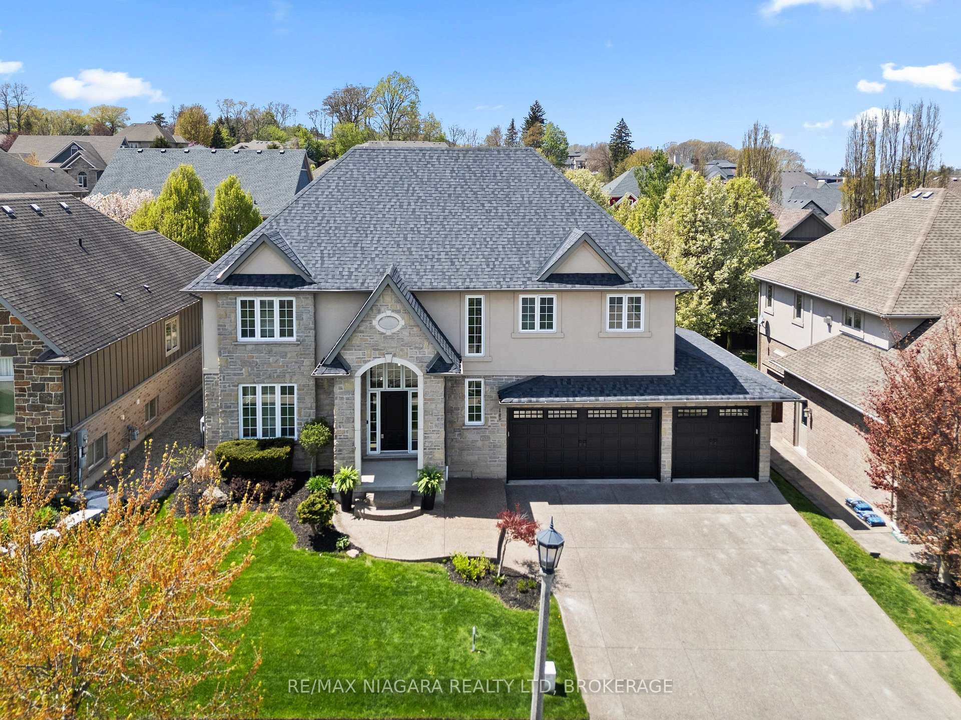 24 Red Haven Drive photo 1