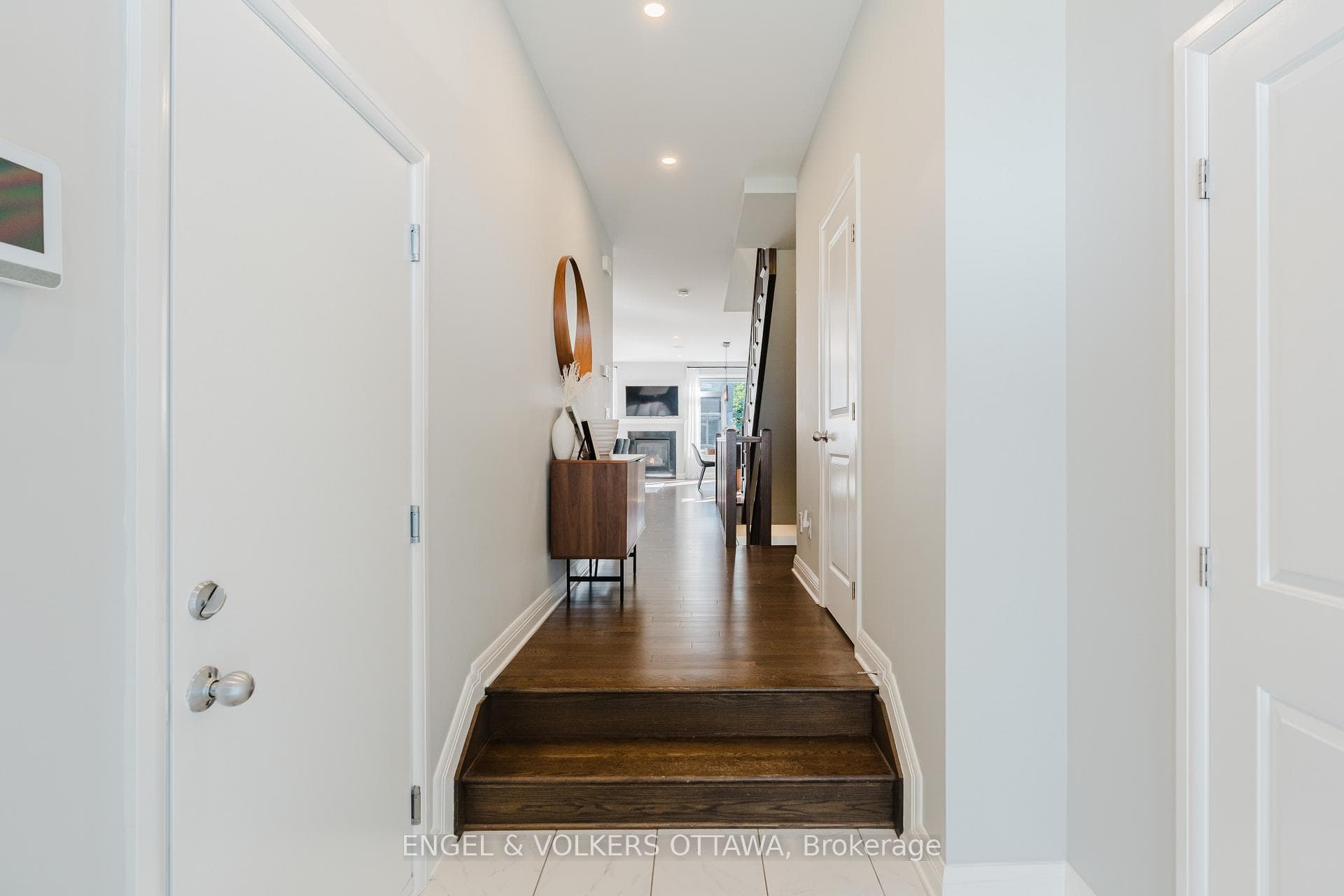 512 Chene Way photo 5