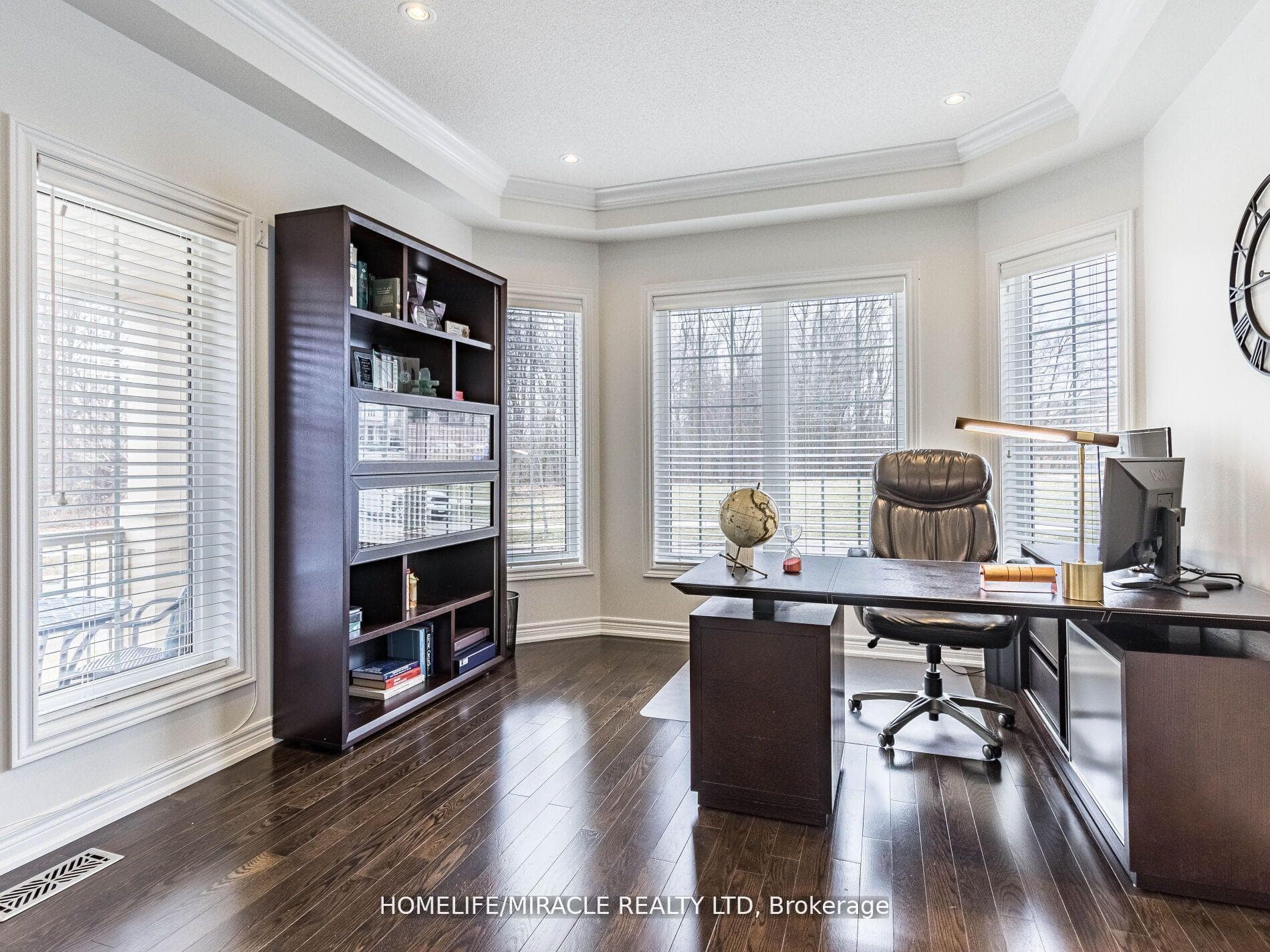 129 Leadership Drive photo 5