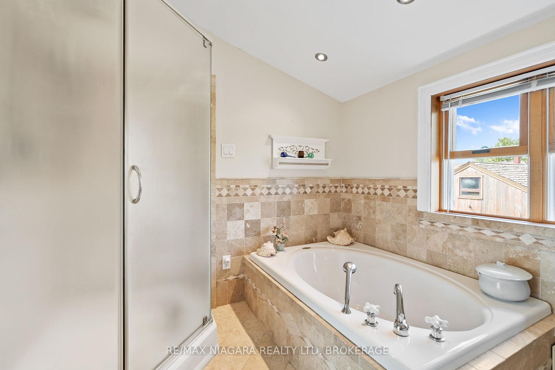 11825 Lakeshore Road photo 36