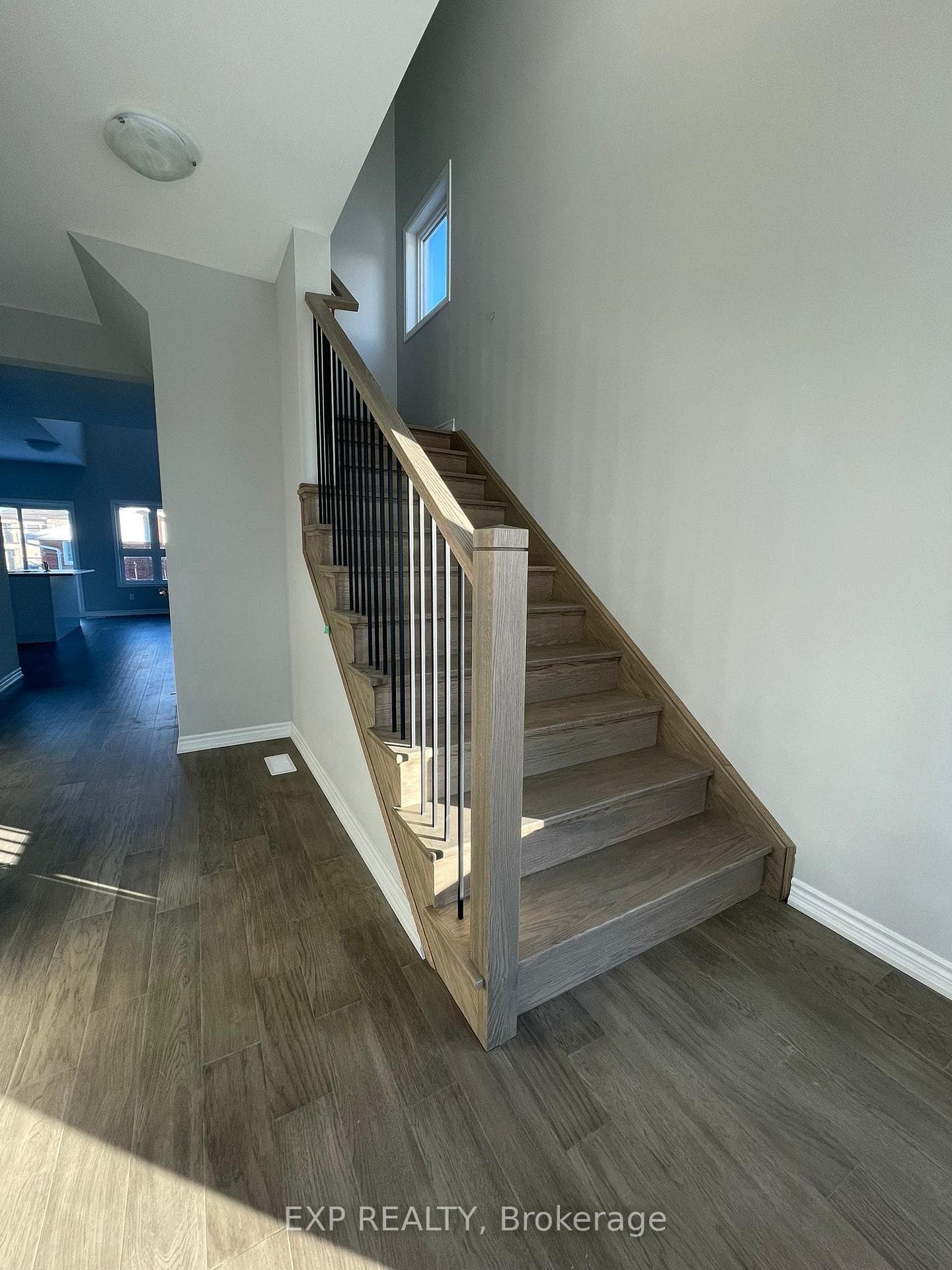 212 Pilkington Street photo 3