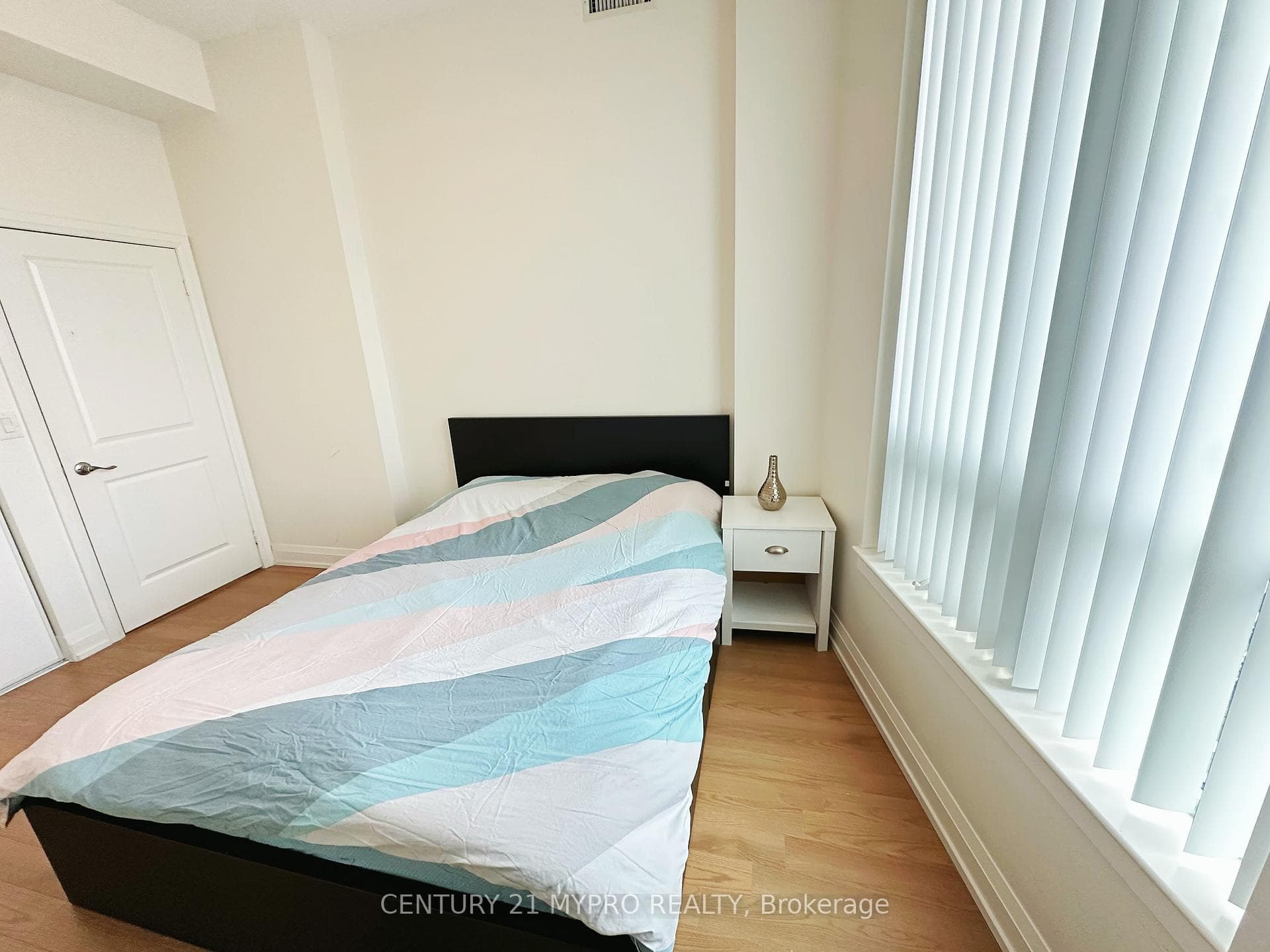 7171 Yonge Street Unit 908 photo 13