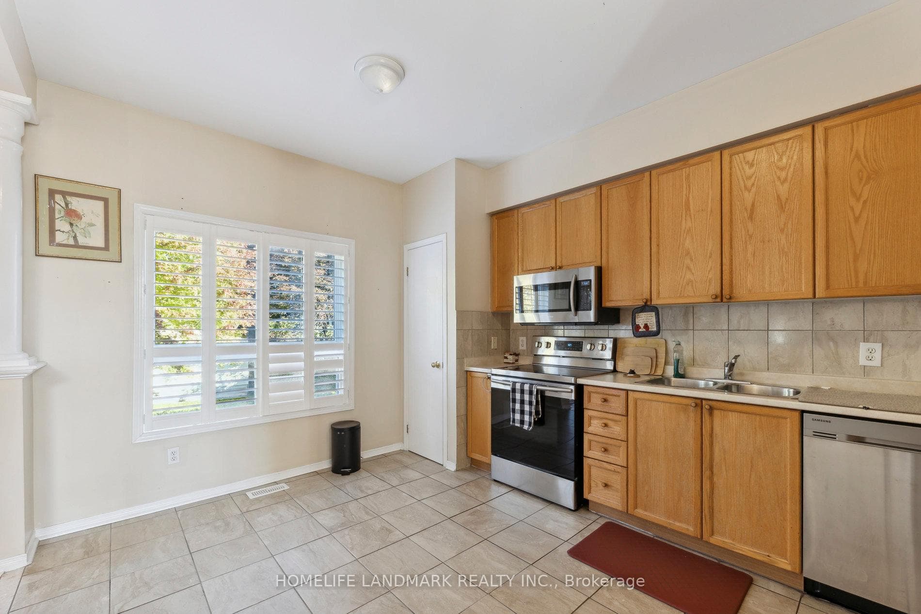80 Mcfeeters Crescent photo 12