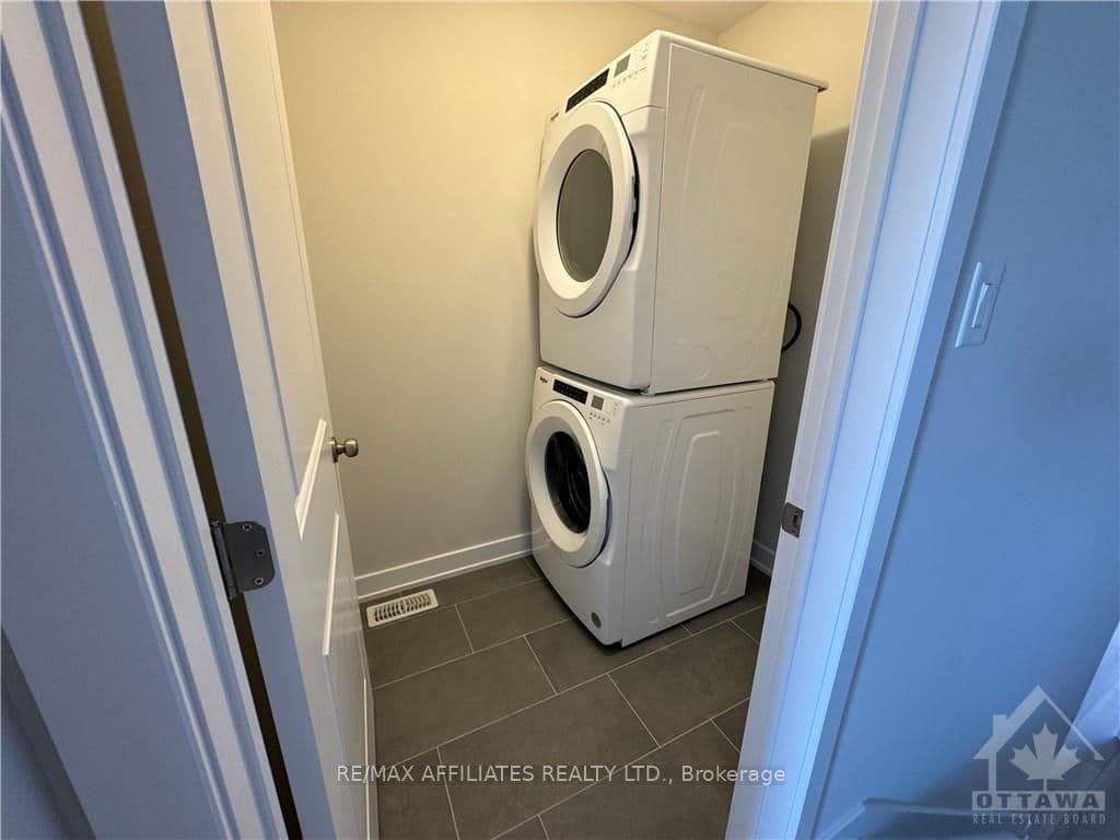 48 STAPLES Boulevard photo 22
