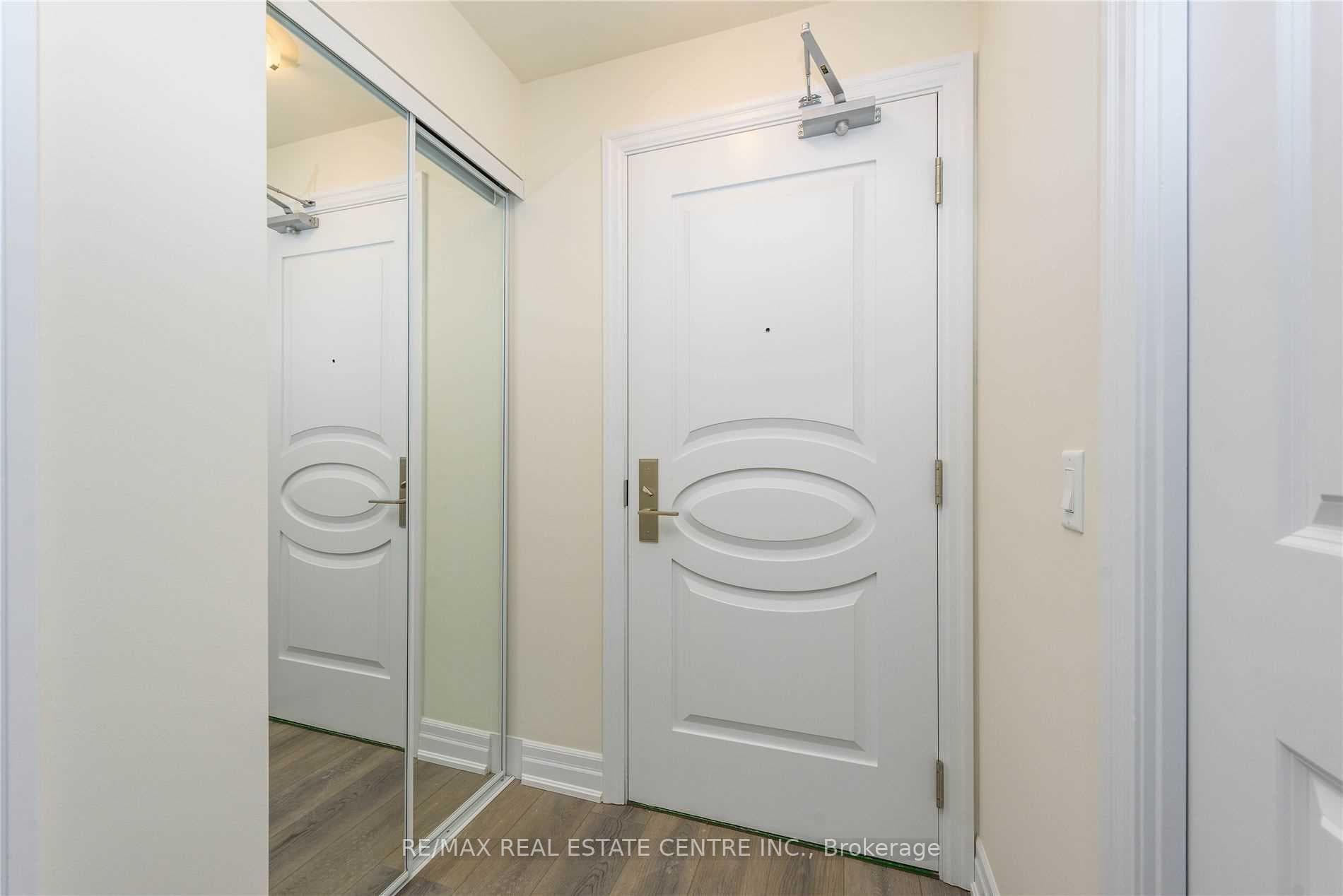 9075 Jane Street Unit 1610 photo 5