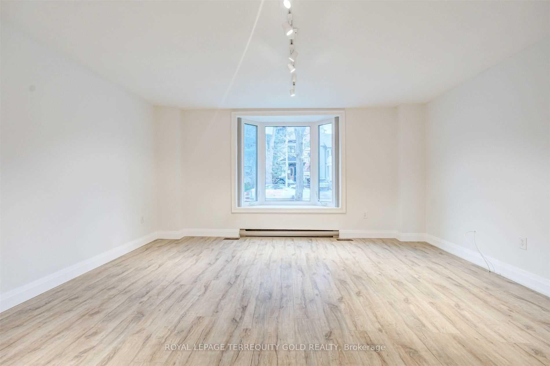 41 Summerhill Avenue Unit 1 photo 5