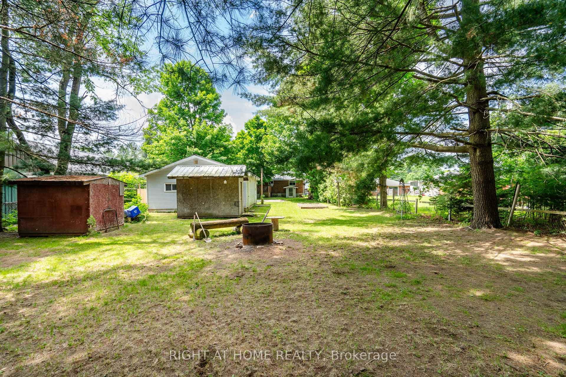21 Bushey Avenue photo 29