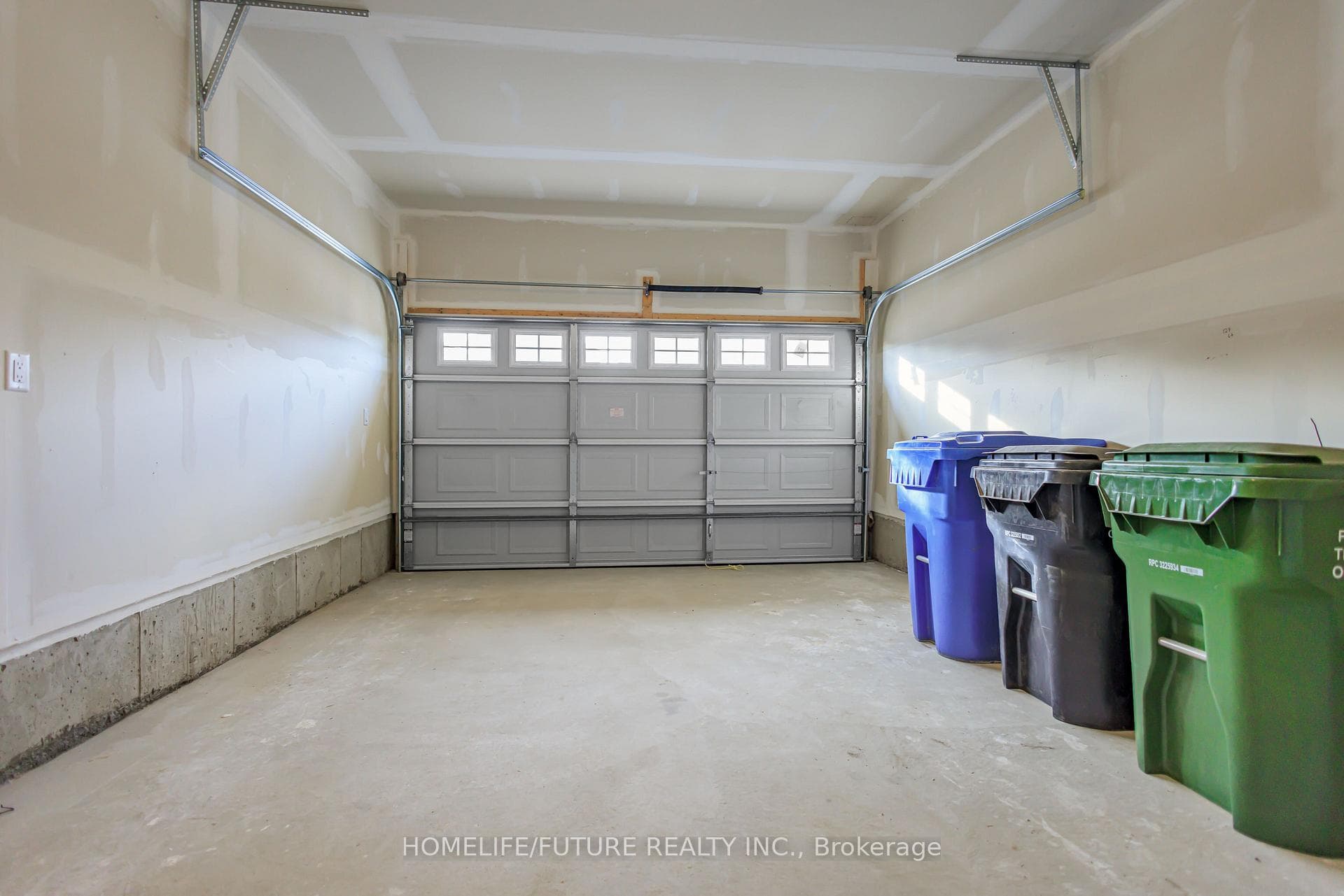 419 Vandusen Avenue photo 18