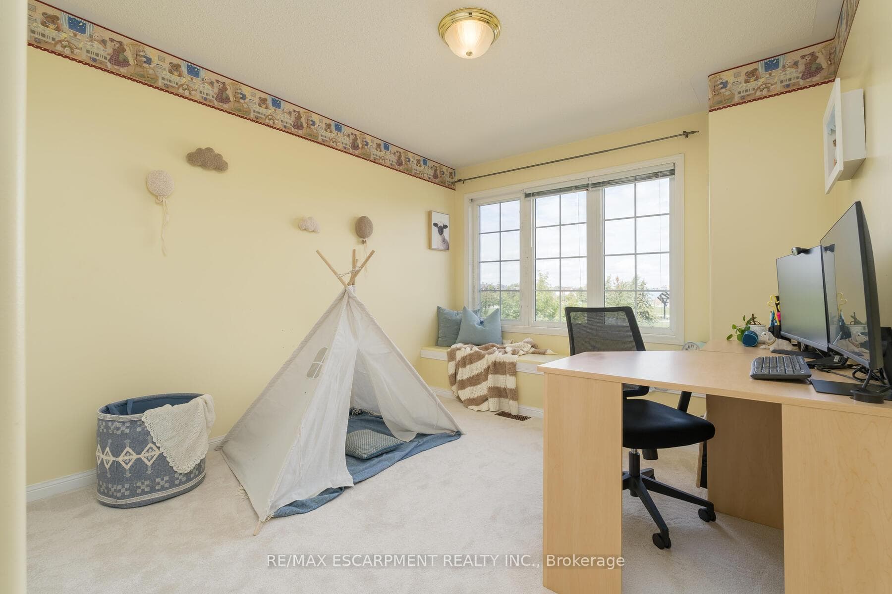 673 Bennett Boulevard photo 33