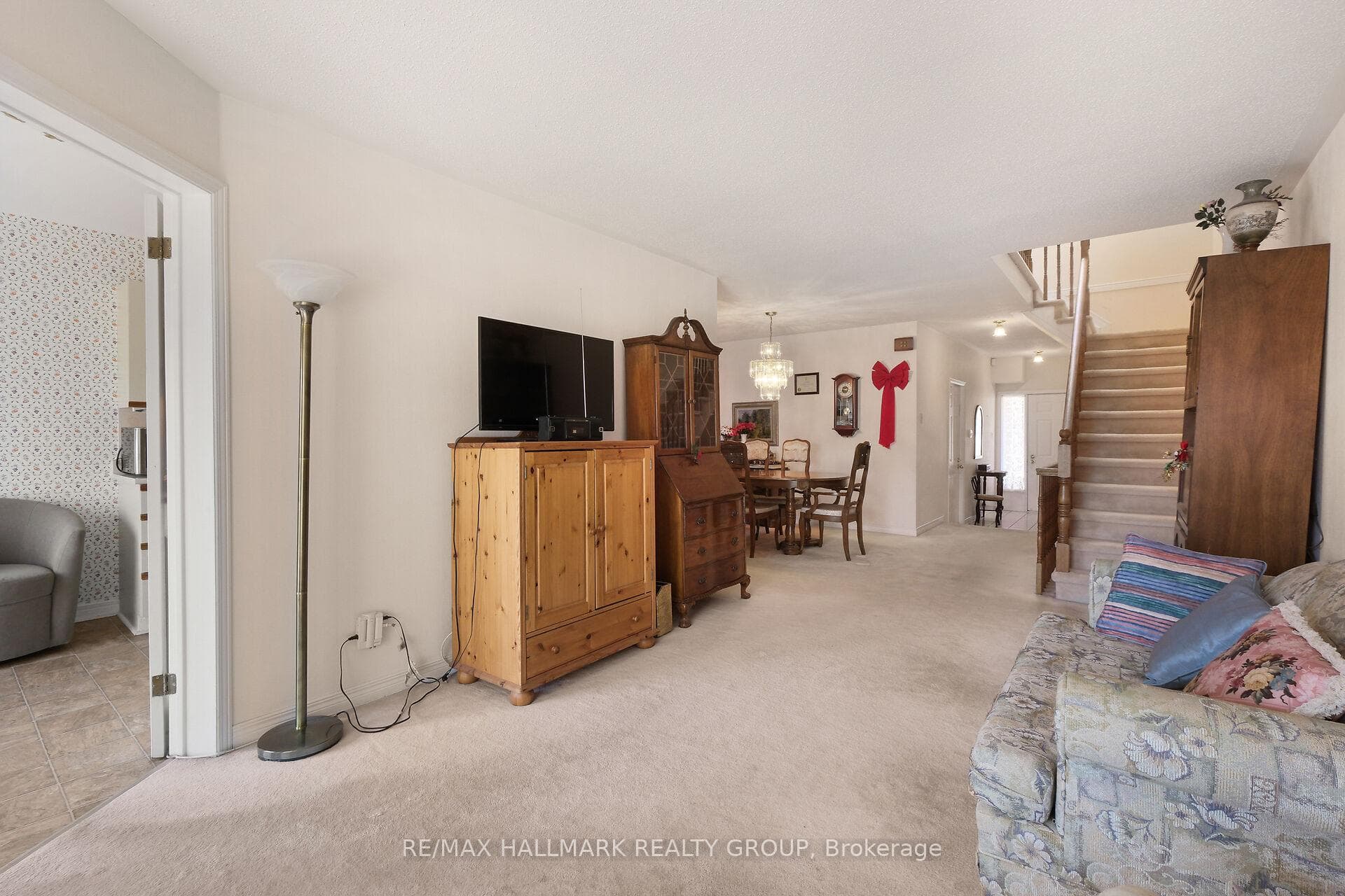 175 Dunbarton Court photo 10
