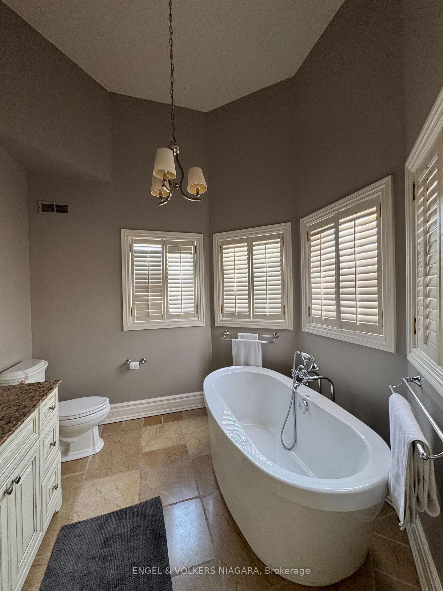 14650 Niagara Parkway photo 21
