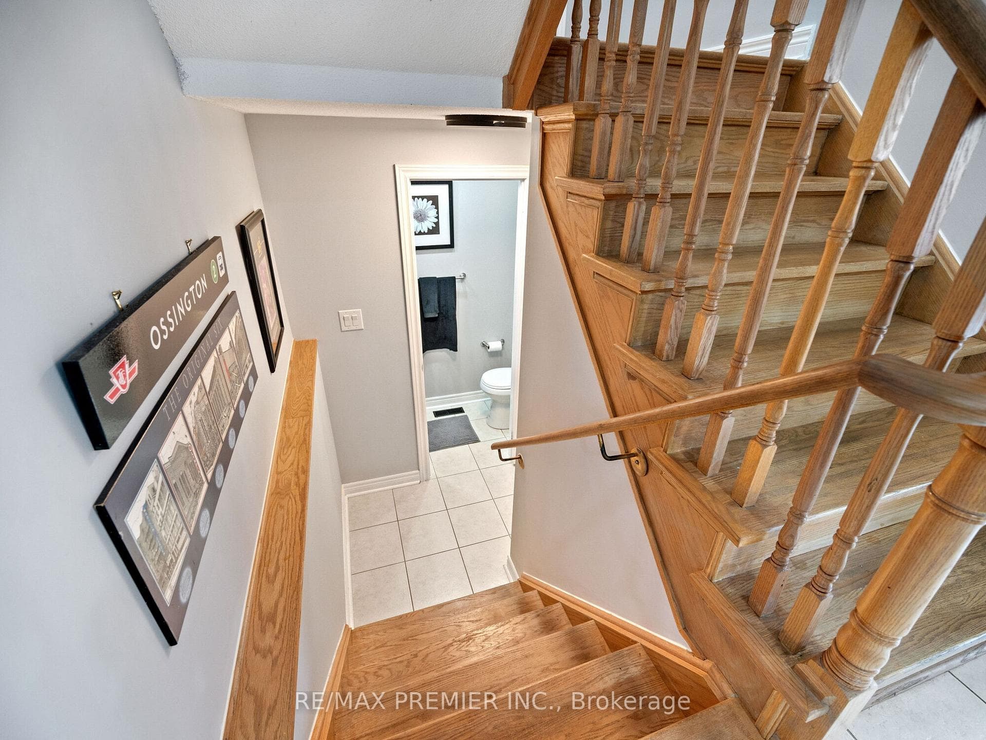 56 Fallstar Crescent photo 10
