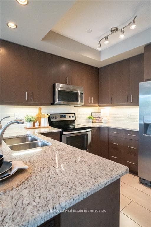 150 WELLINGTON Street Unit 305 photo 6