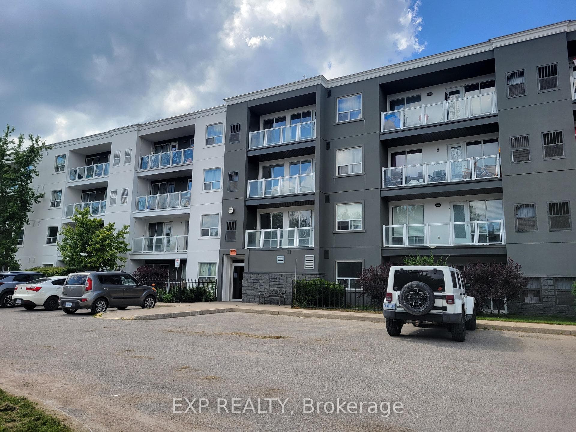 95 Barrie Road Unit 111 photo 1