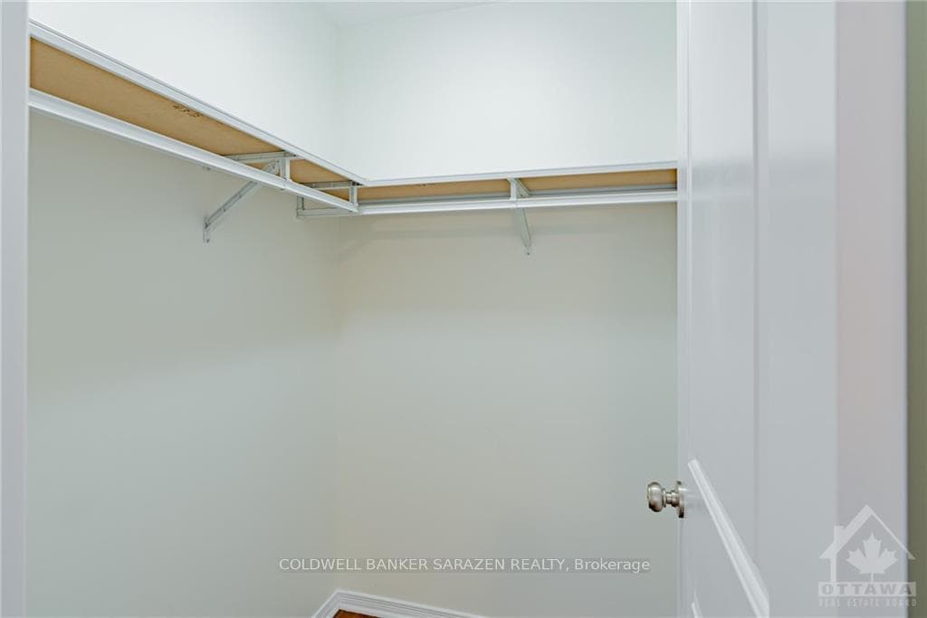 594 PINAWA Circle photo 25